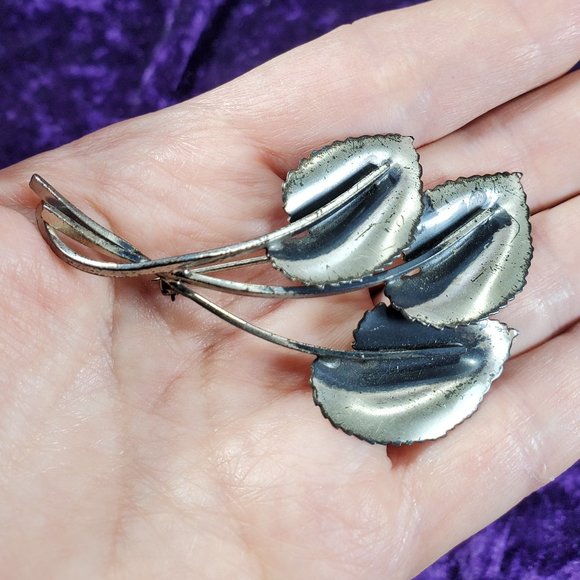 VINTAGE JEWELART Sterling Silver Leaves Brooch/Pin - Picture 4 of 8